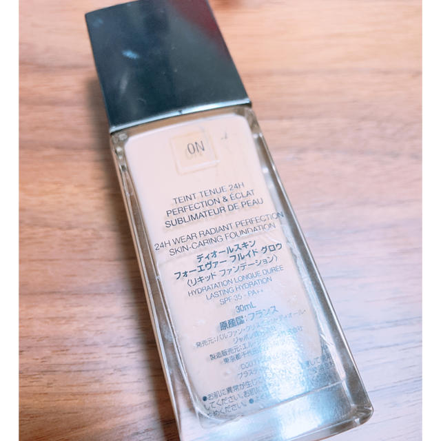 Dior(ディオール)のDior スキン フォーエヴァー フルイド グロウ 30ml 0N コスメ/美容のベースメイク/化粧品(ファンデーション)の商品写真