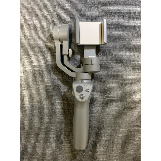 ほぼ新品 DJI OSMO MOBILE2 ジンバル 自撮り棒の通販 by ギャオたん's ...