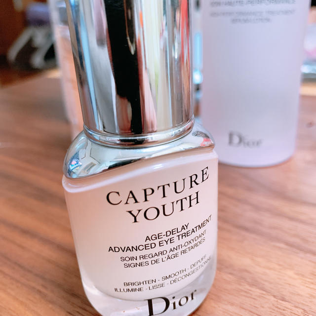 Dior(ディオール)のカプチュール ユース アイトリートメント 15ml コスメ/美容のスキンケア/基礎化粧品(美容液)の商品写真