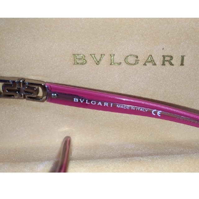 BVLGARI(ブルガリ)のブルガリBvlgari眼鏡バレンテシメガネフレームハードケース付き女性用赤 レディースのファッション小物(サングラス/メガネ)の商品写真