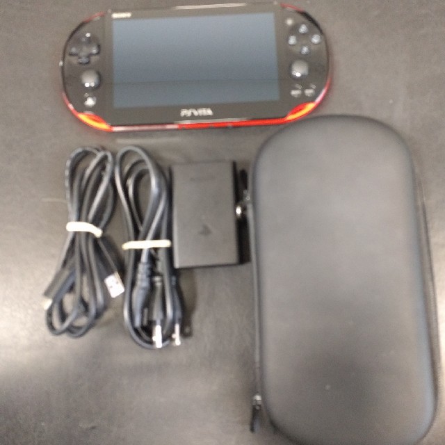 PlayStation Vita(プレイステーションヴィータ)のpsvita2000　16ギカ エンタメ/ホビーのゲームソフト/ゲーム機本体(携帯用ゲーム機本体)の商品写真