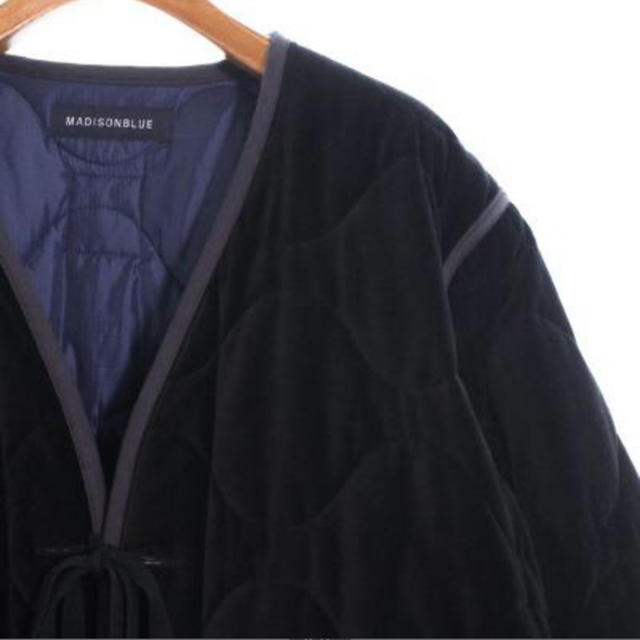 MADISONBLUE(マディソンブルー)のマディソンブルー　キルティング　ベロア　コート レディースのジャケット/アウター(ロングコート)の商品写真