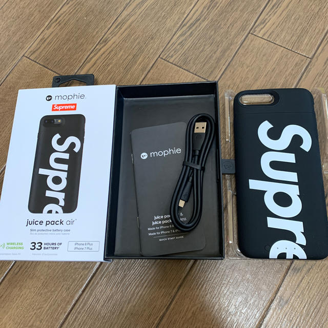 Supreme(シュプリーム)のsupreme iPhoneケース+モバイルバッテリー スマホ/家電/カメラのスマホアクセサリー(モバイルケース/カバー)の商品写真