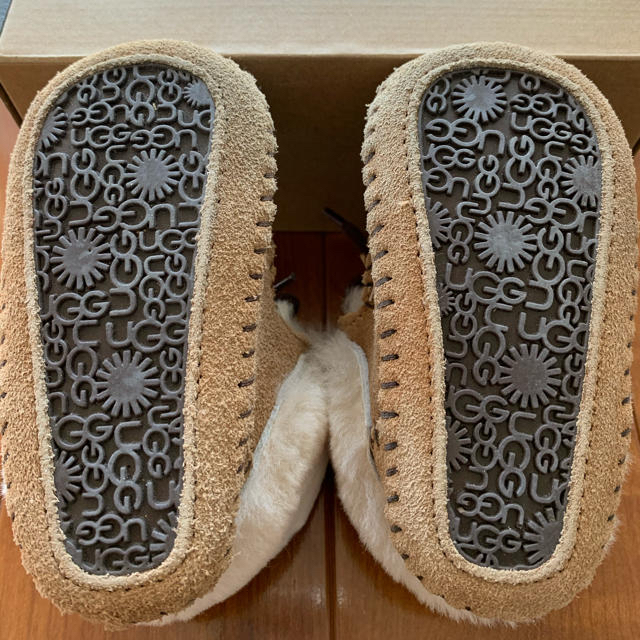 UGG(アグ)のUGG ムートンブーツ　baby キッズ/ベビー/マタニティのベビー靴/シューズ(~14cm)(ブーツ)の商品写真