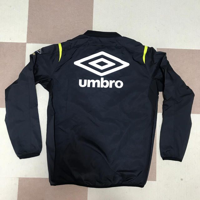 UMBRO(アンブロ)のピステ　umbro　上のみ スポーツ/アウトドアのランニング(ウェア)の商品写真