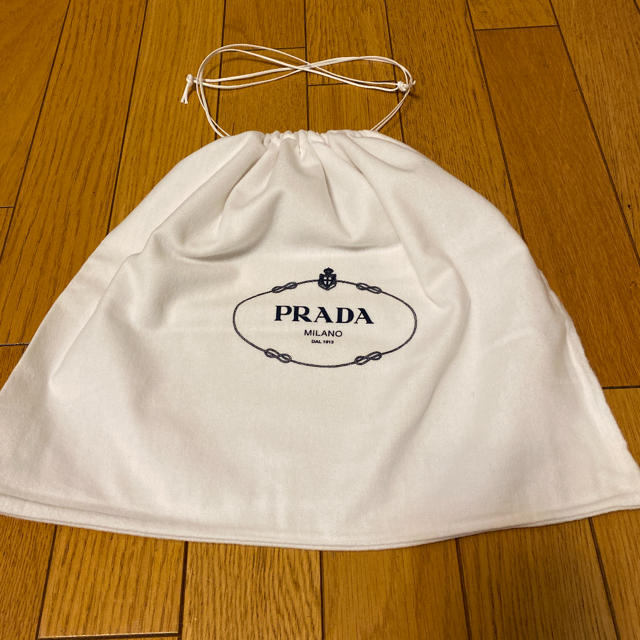 PRADA(プラダ)のPRADA プラダ　保存袋　巾着袋 レディースのバッグ(ショップ袋)の商品写真