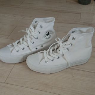 コンバース(CONVERSE)の《専用》コンバース ハイカット白(スニーカー)