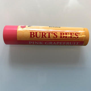 バーツビーズ(BURT'S BEES)のバーツビーズ　リップクリーム　ピンクグレープフルーツ　新品(リップケア/リップクリーム)