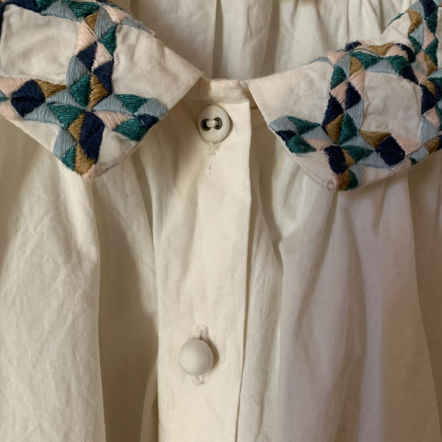 l'atelier du savon(アトリエドゥサボン)の白シャツ レディースのトップス(シャツ/ブラウス(長袖/七分))の商品写真