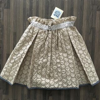 ファミリア(familiar)の新品　ファミリア　刺繍レーススカート　110cm(スカート)