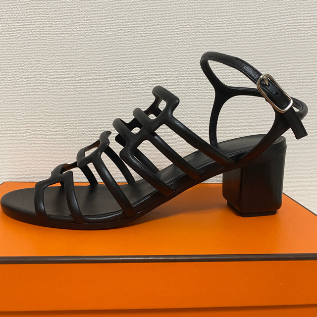最前線の Hermes - 【新品未使用】hermes oracle 37 black 黒 サンダル