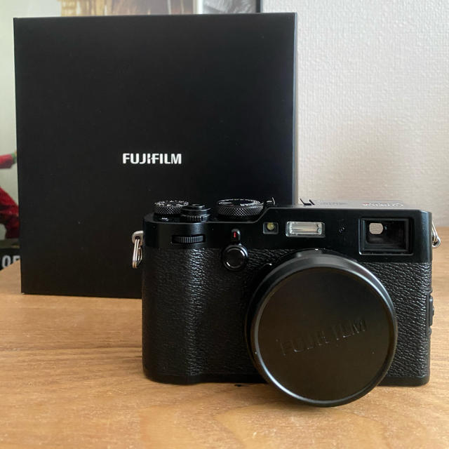 富士フイルム美品　FUJI FILM 富士フイルム X X100F BLACK