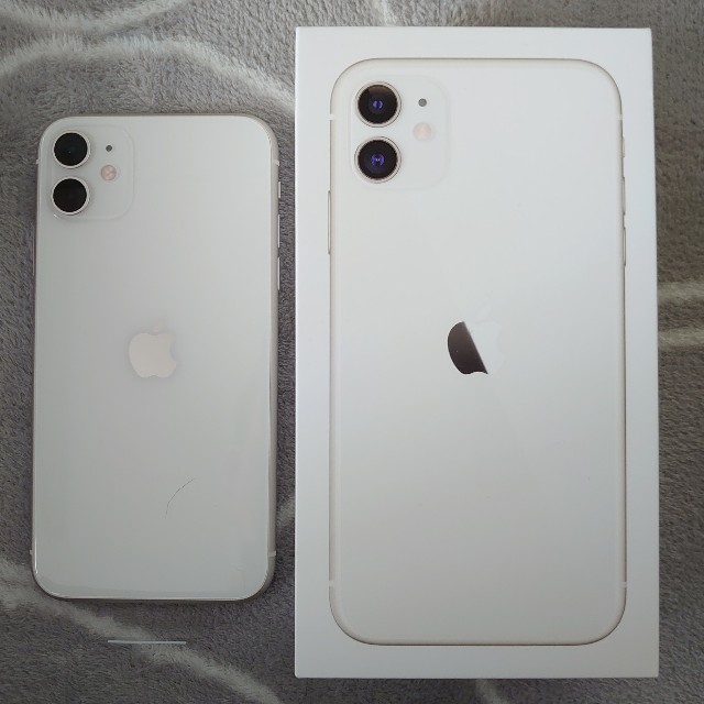現金特価】 iPhone SIM解除済み 128GB AU iphone11 - スマートフォン