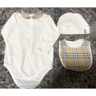 ［新品］バーバリー ロンパース&スタイ&ぼうしセット