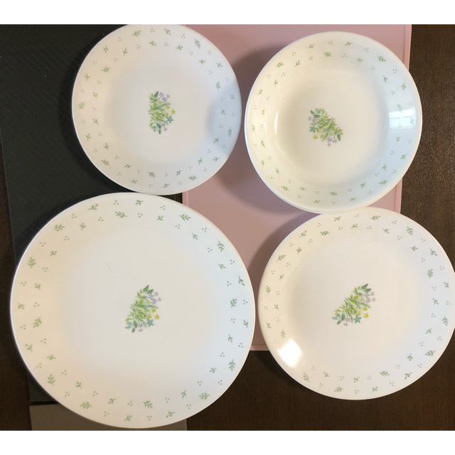 CORELLE(コレール)のコレール　corelle 8枚 インテリア/住まい/日用品のキッチン/食器(食器)の商品写真