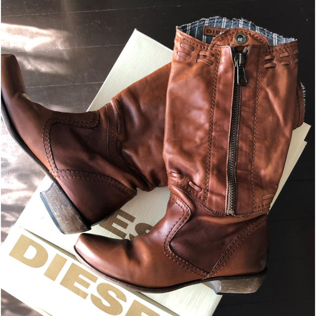 DIESEL(ディーゼル)のDIESELブーツ36サイズ レディースの靴/シューズ(ブーツ)の商品写真