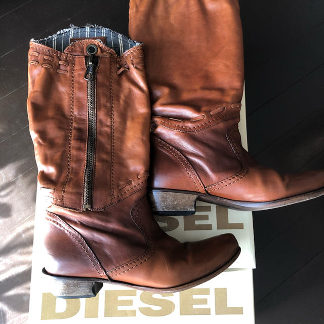 DIESEL(ディーゼル)のDIESELブーツ36サイズ レディースの靴/シューズ(ブーツ)の商品写真