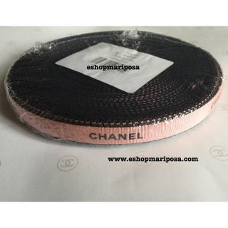 シャネル(CHANEL)のシャネル 未開封リボンロール1巻 50m ラッピングリボン サーモンピンク黒ロゴ(ラッピング/包装)