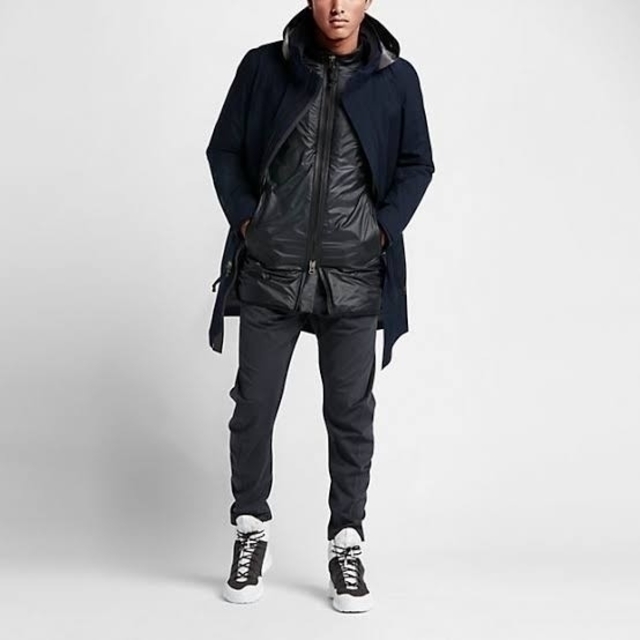 NIKE(ナイキ)のNikeLab ACG System Trench 2 in 1 S 紺 新品  メンズのジャケット/アウター(モッズコート)の商品写真