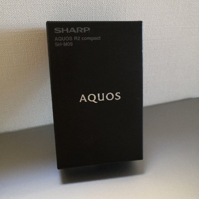 AQUOS(アクオス)の新品未使用 SHARP AQUOS R2 contact SH-M09　ブラック スマホ/家電/カメラのスマートフォン/携帯電話(スマートフォン本体)の商品写真