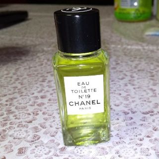 シャネル(CHANEL)のCHANEL N19　トワレット　オマケ付　(香水(女性用))