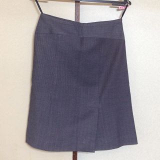 クミキョク(kumikyoku（組曲）)のグレー ストライプタイトスカート(ひざ丈スカート)