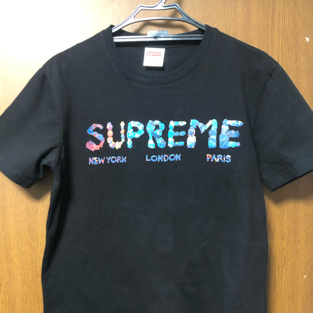 Supreme(シュプリーム)のsupreme  Tシャツ　黒色　Mサイズ メンズのトップス(Tシャツ/カットソー(半袖/袖なし))の商品写真