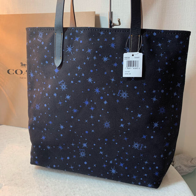 COACH(コーチ)の⭐️新品ラスト1点❗️⭐️コーチ　トートバッグ&ハンソロキーホルダーセット レディースのバッグ(トートバッグ)の商品写真