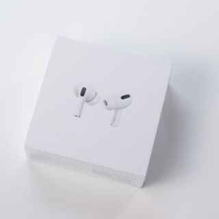 アップル(Apple)のApple airpods pro MWP22J/A 新品未開封(ヘッドフォン/イヤフォン)