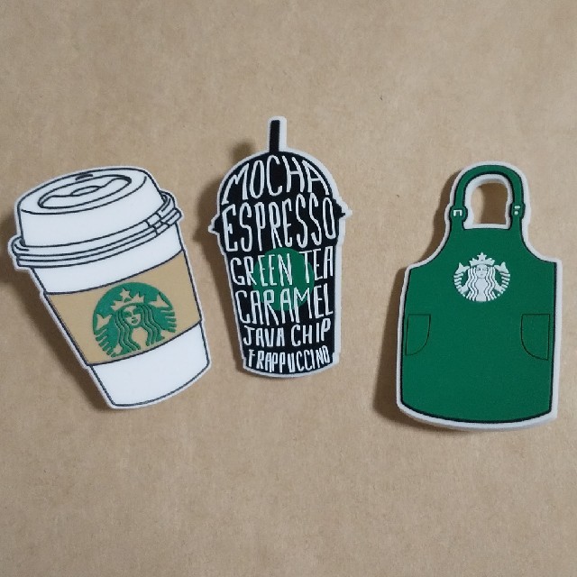 Starbucks Coffee(スターバックスコーヒー)のスターバックス☆ラバー☆ピンバッチ☆シンガポール☆3つセット エンタメ/ホビーのアニメグッズ(バッジ/ピンバッジ)の商品写真