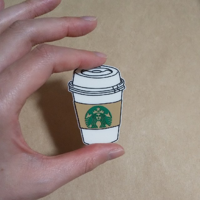 Starbucks Coffee(スターバックスコーヒー)のスターバックス☆ラバー☆ピンバッチ☆シンガポール☆3つセット エンタメ/ホビーのアニメグッズ(バッジ/ピンバッジ)の商品写真