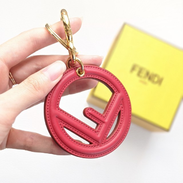 残１【新品】FENDI エフイズフェンディ レザー キーホルダー/バッグチャーム