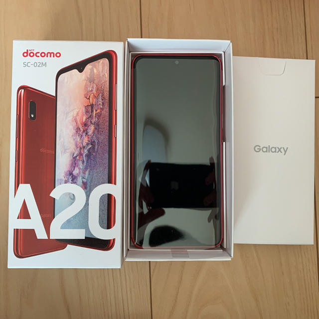 Galaxy(ギャラクシー)のGalaxy A20 レッド 32 GB docomo sc-02m スマホ/家電/カメラのスマートフォン/携帯電話(スマートフォン本体)の商品写真