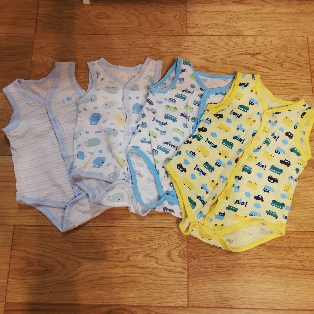 西松屋(ニシマツヤ)の赤ちゃん肌着　ロンパース　70㌢ キッズ/ベビー/マタニティのベビー服(~85cm)(肌着/下着)の商品写真