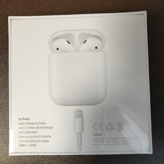 AirPods with Charging Case MV7N2J/A