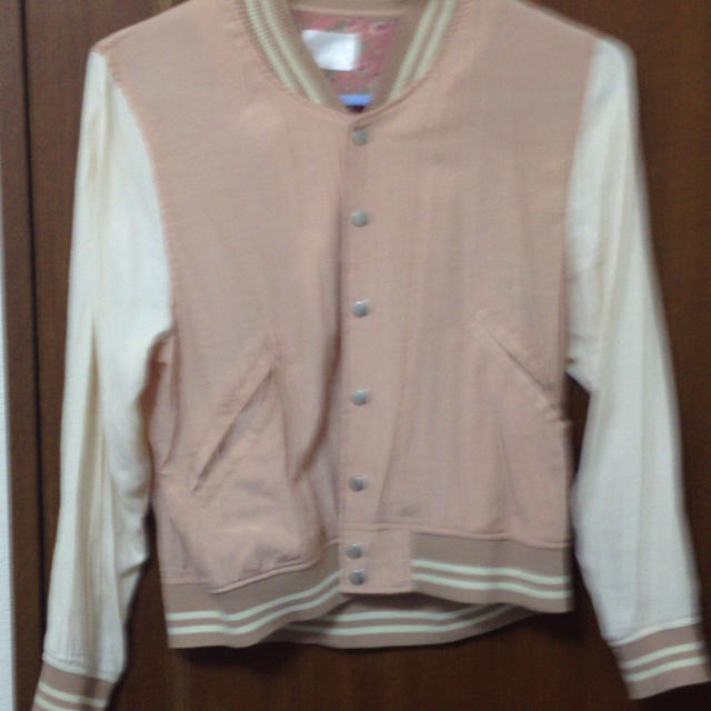 EMSEXCITE(エムズエキサイト)のEMS ピンク 薄手スタジャン レディースのジャケット/アウター(スタジャン)の商品写真