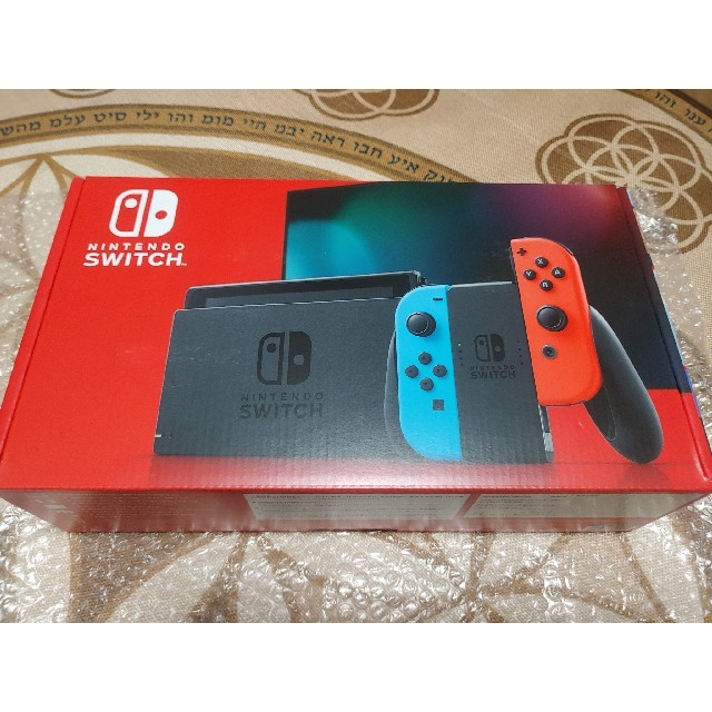 新品 新型 Nintendo Switch ネオンブルー/ネオンレッド