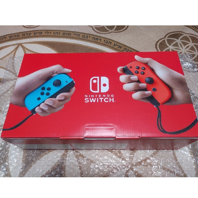 新品 新型 Nintendo Switch ネオンブルー/ネオンレッド