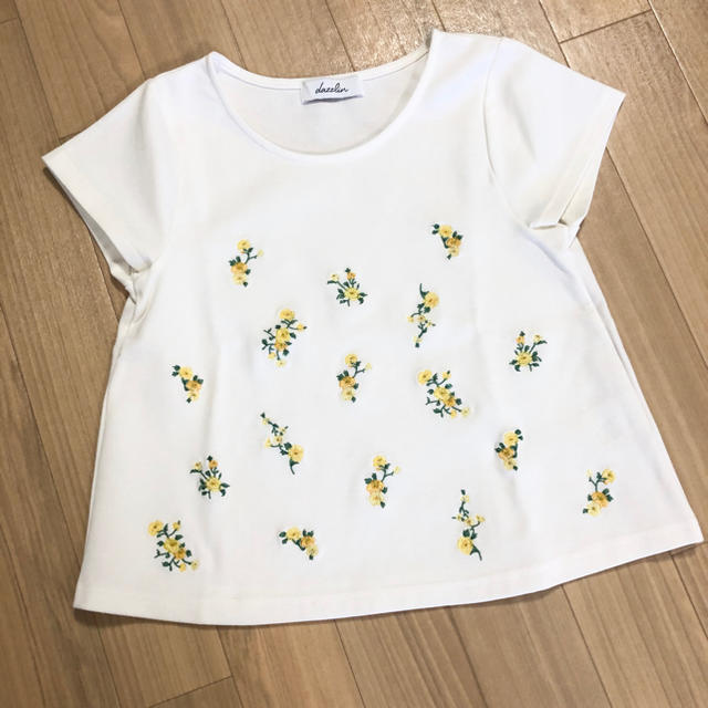 dazzlin(ダズリン)のダズリン　dazzlin トップス　半袖　花柄　SLY MURUA emoda レディースのトップス(Tシャツ(半袖/袖なし))の商品写真