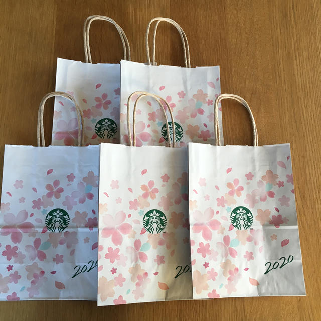 Starbucks Coffee(スターバックスコーヒー)のスターバックス 桜 紙袋 5枚セット インテリア/住まい/日用品の日用品/生活雑貨/旅行(日用品/生活雑貨)の商品写真