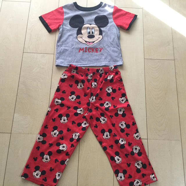 Disney(ディズニー)のミッキーマウス パジャマ キッズ/ベビー/マタニティのキッズ服男の子用(90cm~)(パジャマ)の商品写真