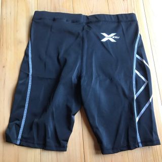 ツータイムズユー(2XU)のウェア2点(ショートパンツ)