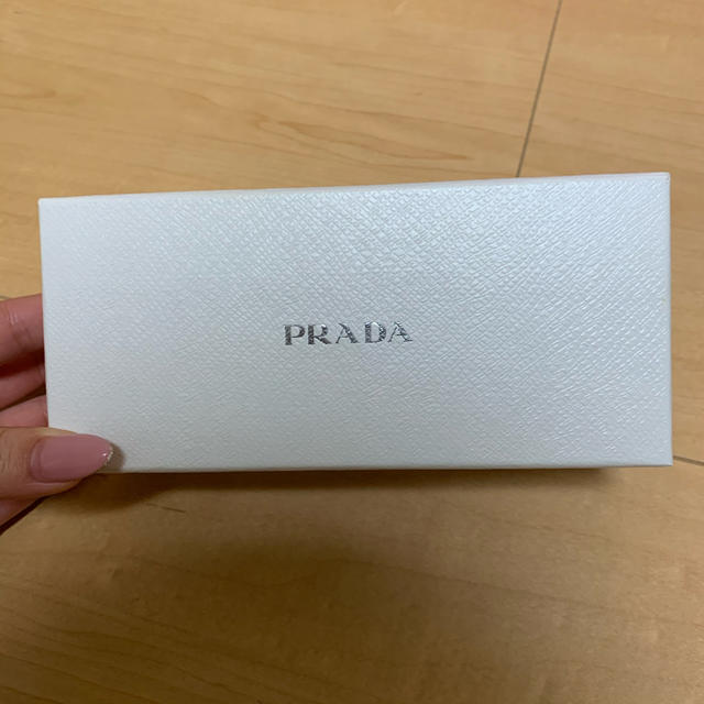 PRADA(プラダ)のPRADA レディースのファッション小物(サングラス/メガネ)の商品写真