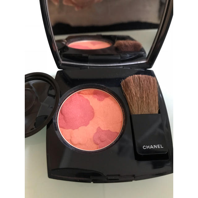 CHANEL(シャネル)のジャルダン ドゥ シャネル ブラッシュ カメリア ペッシュ チーク MAC   コスメ/美容のベースメイク/化粧品(チーク)の商品写真