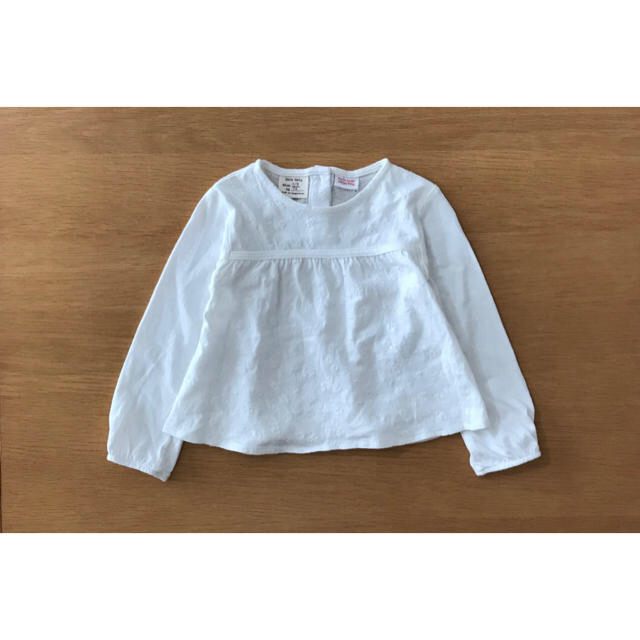 ZARA KIDS(ザラキッズ)の【chi16さま専用】ブラウス トップス ２点SET キッズ/ベビー/マタニティのベビー服(~85cm)(シャツ/カットソー)の商品写真