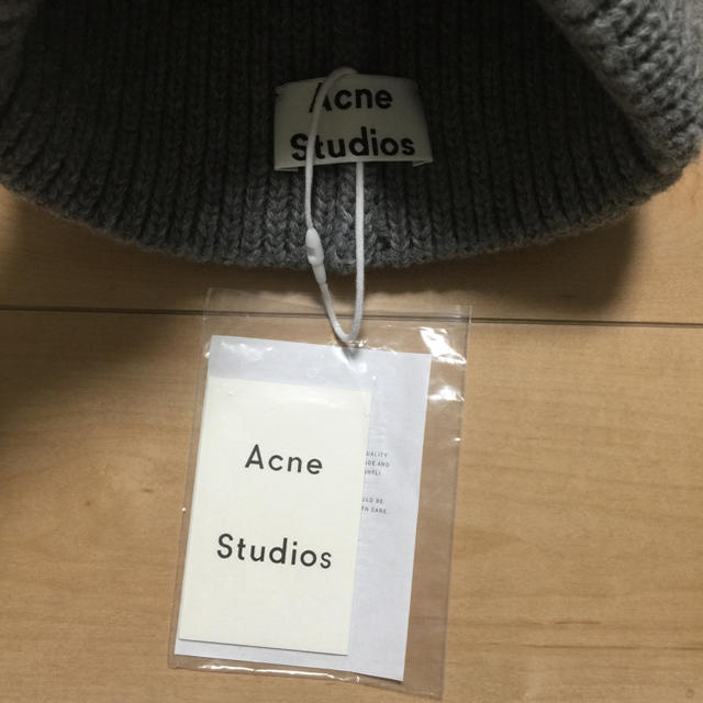 ACNE(アクネ)のacneニット帽 レディースの帽子(ニット帽/ビーニー)の商品写真