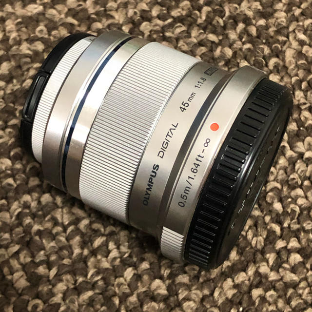 OLYMPUS(オリンパス)のOLYMPUS 単焦点レンズ M.ZUIKO DIGITAL 45mm F1.8 スマホ/家電/カメラのカメラ(レンズ(単焦点))の商品写真