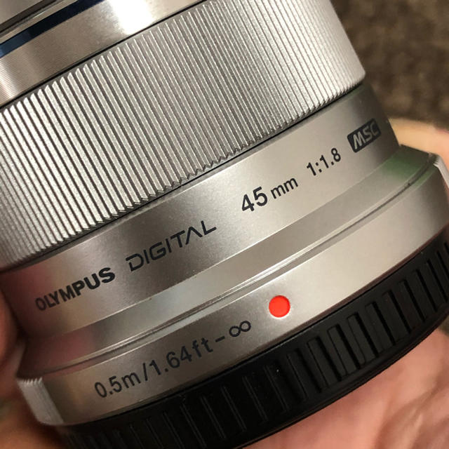 OLYMPUS(オリンパス)のOLYMPUS 単焦点レンズ M.ZUIKO DIGITAL 45mm F1.8 スマホ/家電/カメラのカメラ(レンズ(単焦点))の商品写真