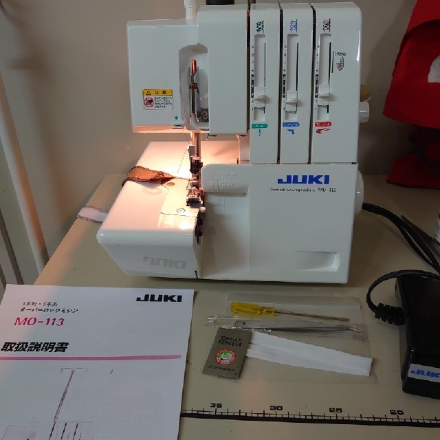 JUKI MO-113 3本糸ロックミシン 布くず受け付き-