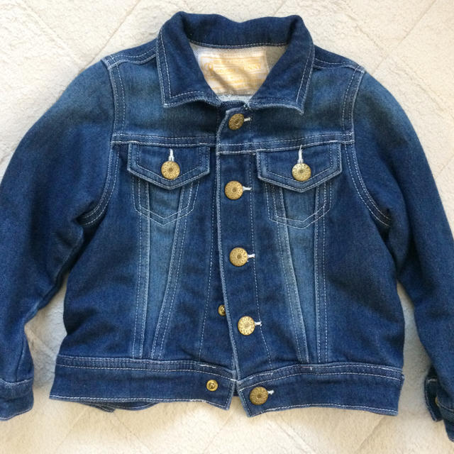 F.O.KIDS(エフオーキッズ)のF.O.インターナショナル　100センチ　デニムジャケット キッズ/ベビー/マタニティのキッズ服女の子用(90cm~)(ジャケット/上着)の商品写真